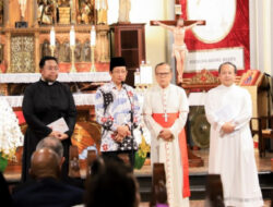 Menag Ajak Jemaat Gereja Katedral Jaga Warisan Pemikiran Paus Fransiskus