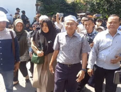 TPUA Geruduk Rumah Jokowi: Ijazah Asli UGM Harus Diklarifikasi