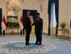 Prabowo Sambut Kedatangan Bill Gates di Istana: Momen Hangat Bersama