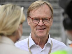 Vatanen Peringatkan Sulayem: Lengserkan Sainz akan Sulit