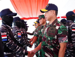 Panglima TNI Beri Kenaikan Pangkat Prajurit TNI AL