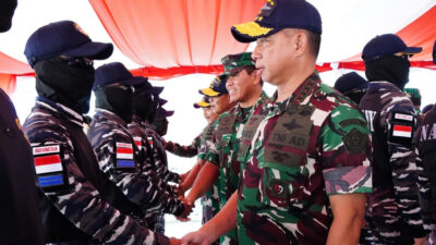 Panglima TNI Beri Kenaikan Pangkat Prajurit TNI AL