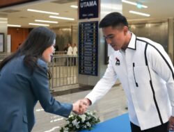 Jabat Tangan Angela dan Kaesang: Momen Bersejarah di Penutupan Kongres PSI