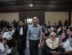 Tom Lembong Bebas, Amin Bersorak di Sidang Pleidoi