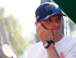 Verstappen Bungkam: Spekulasi Kepindahan ke Mercedes