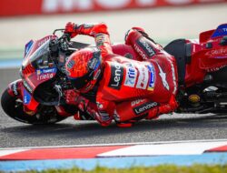 Hutang Budi: Marquez Bantu Adik Raup Poin