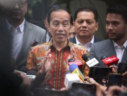 Jokowi Bawa 26 Video Terkait Kasus Tudingan Ijazah Palsu: Analisis Terbaru