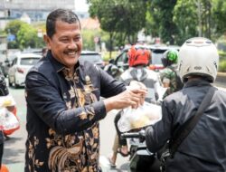Dirjenpas Mashudi Bagikan 500 Makanan Gratis pada Jumat Berkah