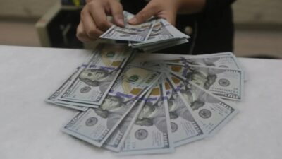 Digeledah KPK, Rumah Irvian Bobby Disita – Berita Terbaru