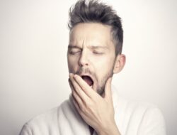 Tips Bangun Tidur Pagi Tanpa Kantuk & Lebih Produktif